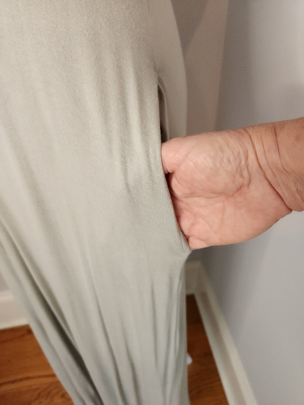 Z Supply Day Off Wide Leg Sleeveless Jumpsuit Smoked Sage S - Picture 3 of 11